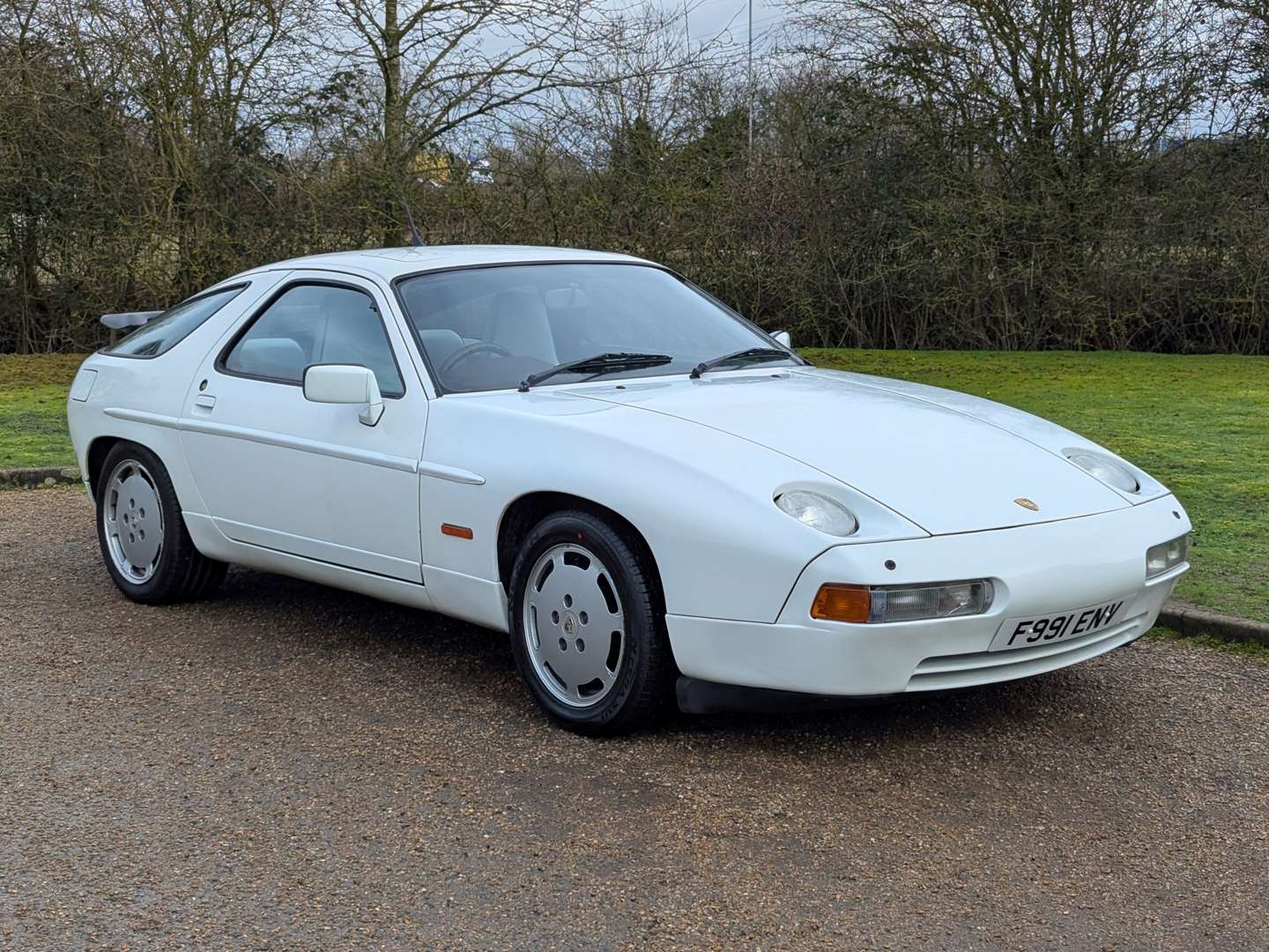 1989 PORSCHE 928 S4 AUTO - Image 1