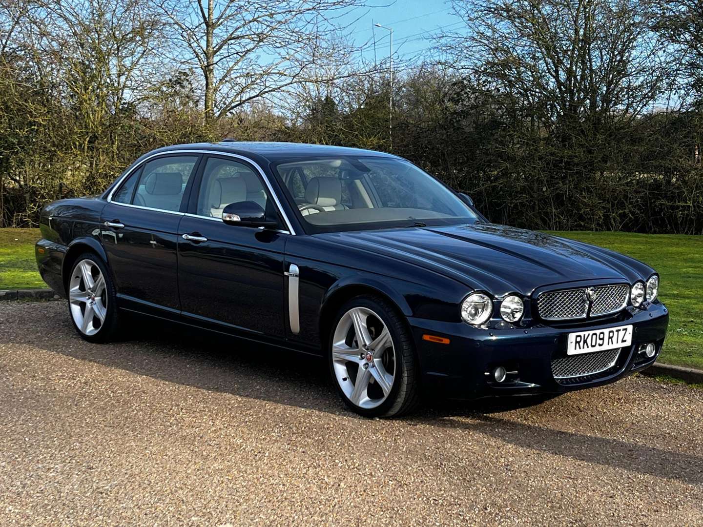 2009 JAGUAR XJ SOVEREIGN V6 TDVI AUTO - Image 1