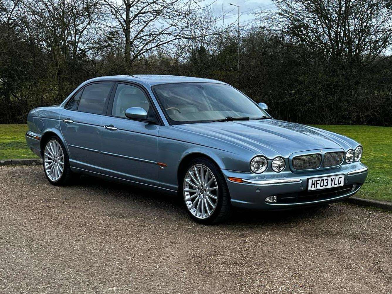 2003 JAGUAR XJR V8 S/C AUTO - Image 1