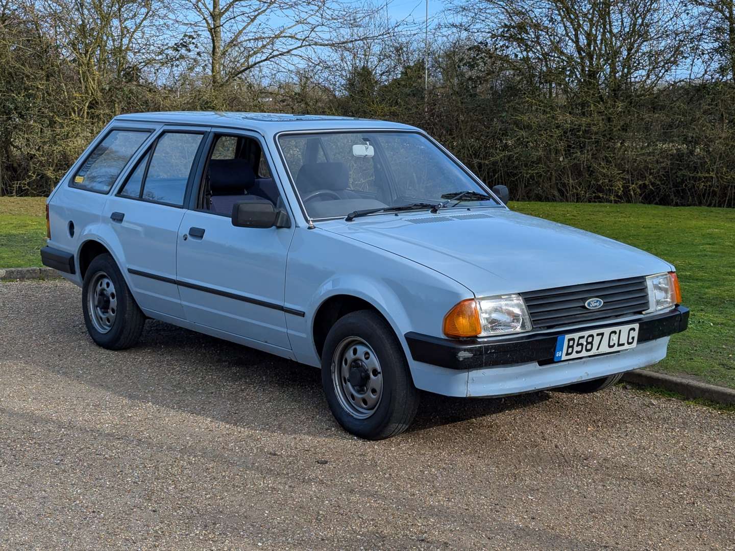 1985 FORD ESCORT L - Image 1