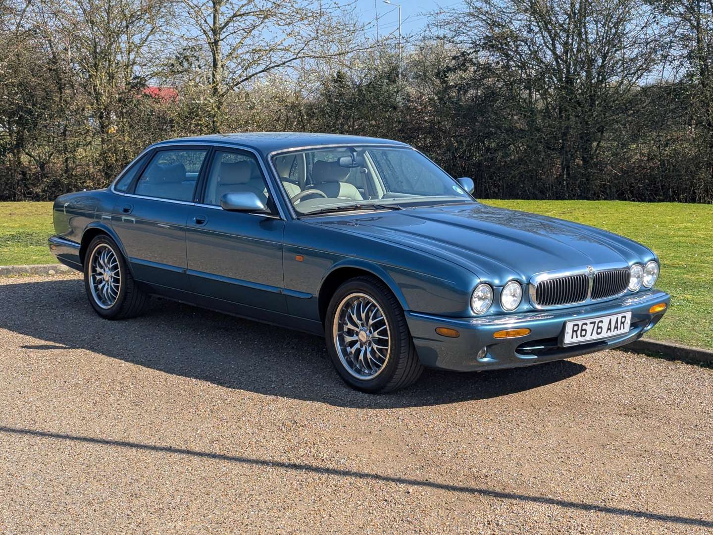 1998 JAGUAR XJ8 3.2 AUTO - Image 1