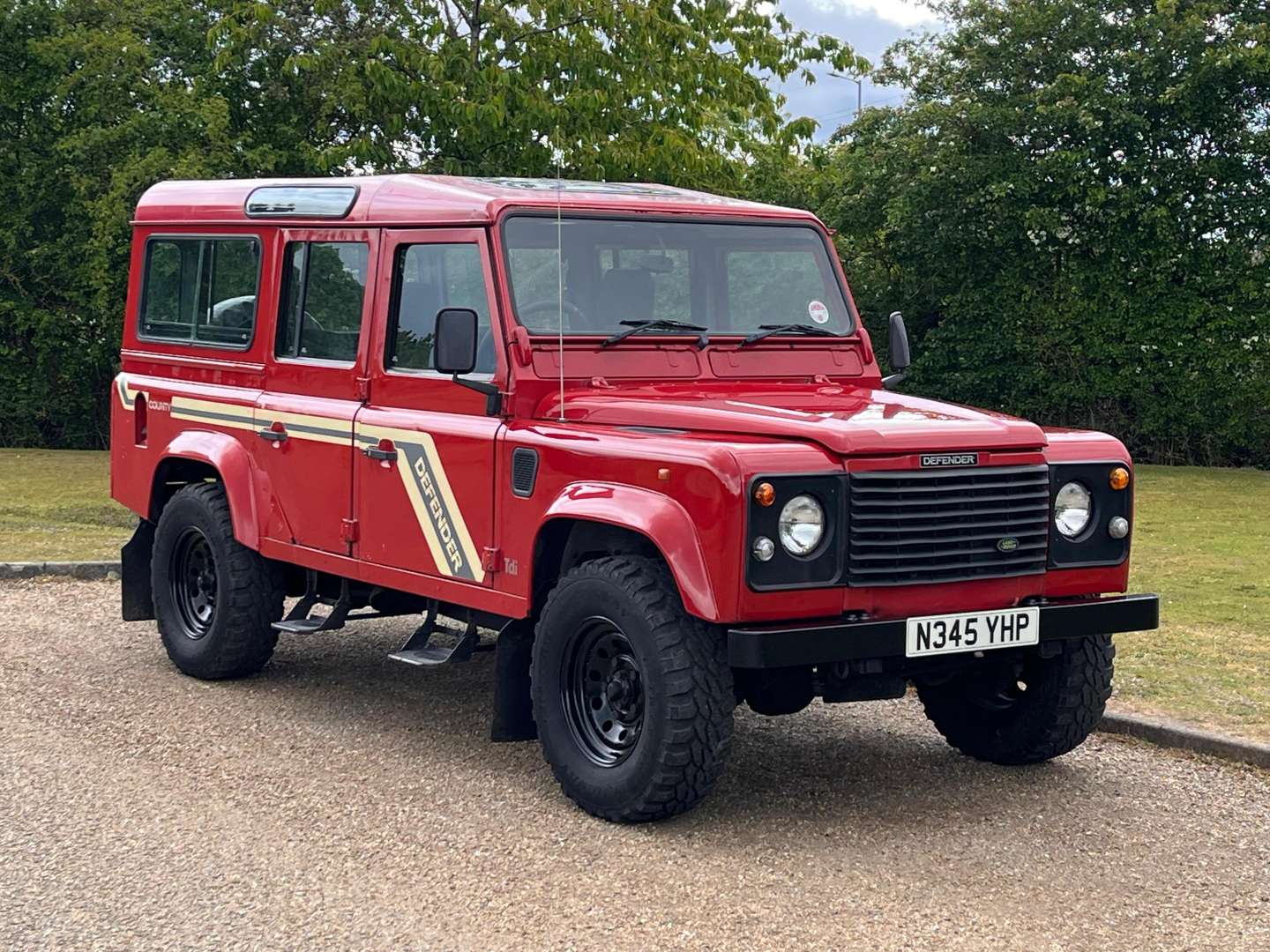 1996 LAND ROVER 110 DEFENDER COUNTRY - Image 1