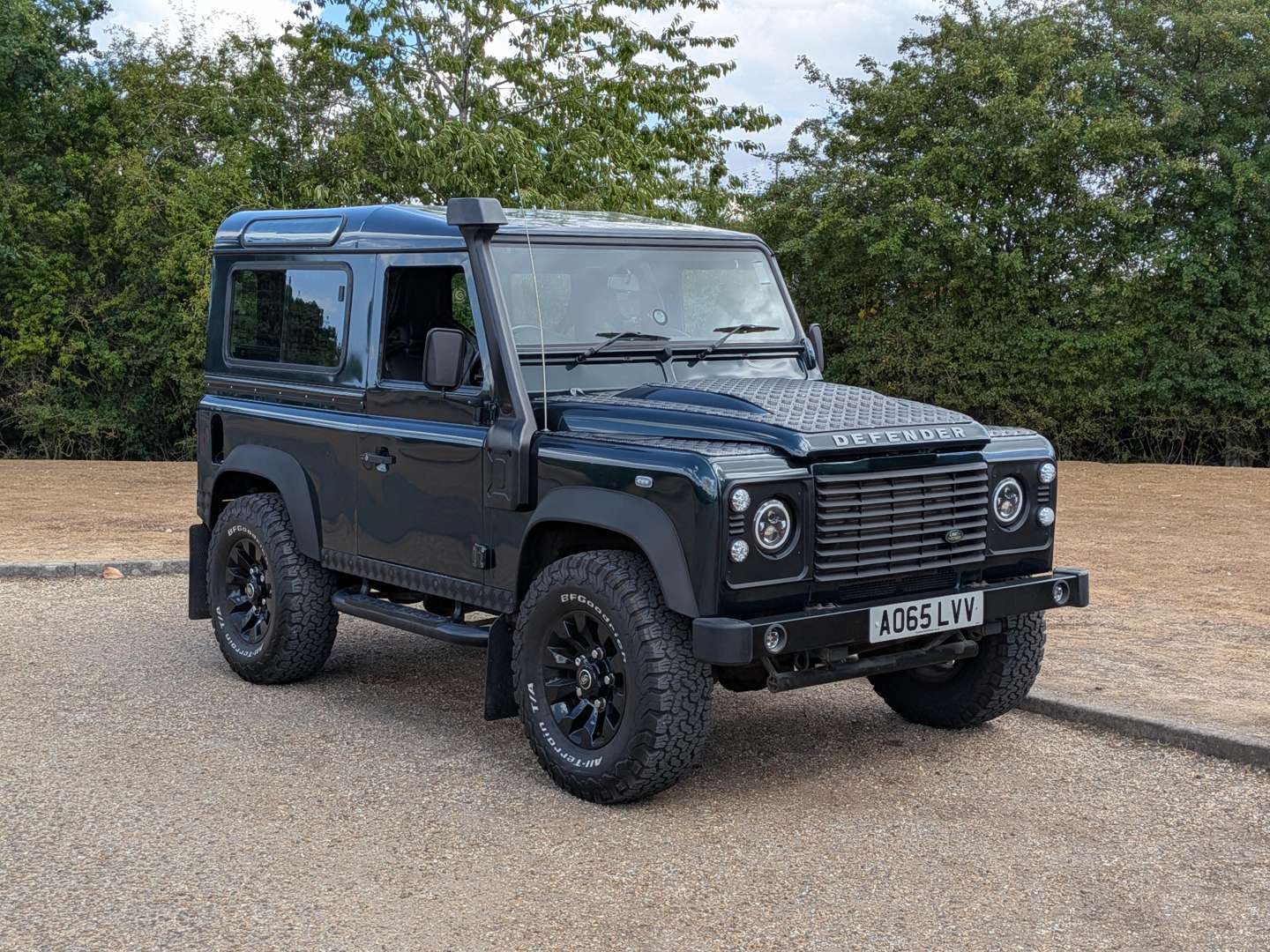 2015 LAND ROVER DEFENDER 90 - Image 1