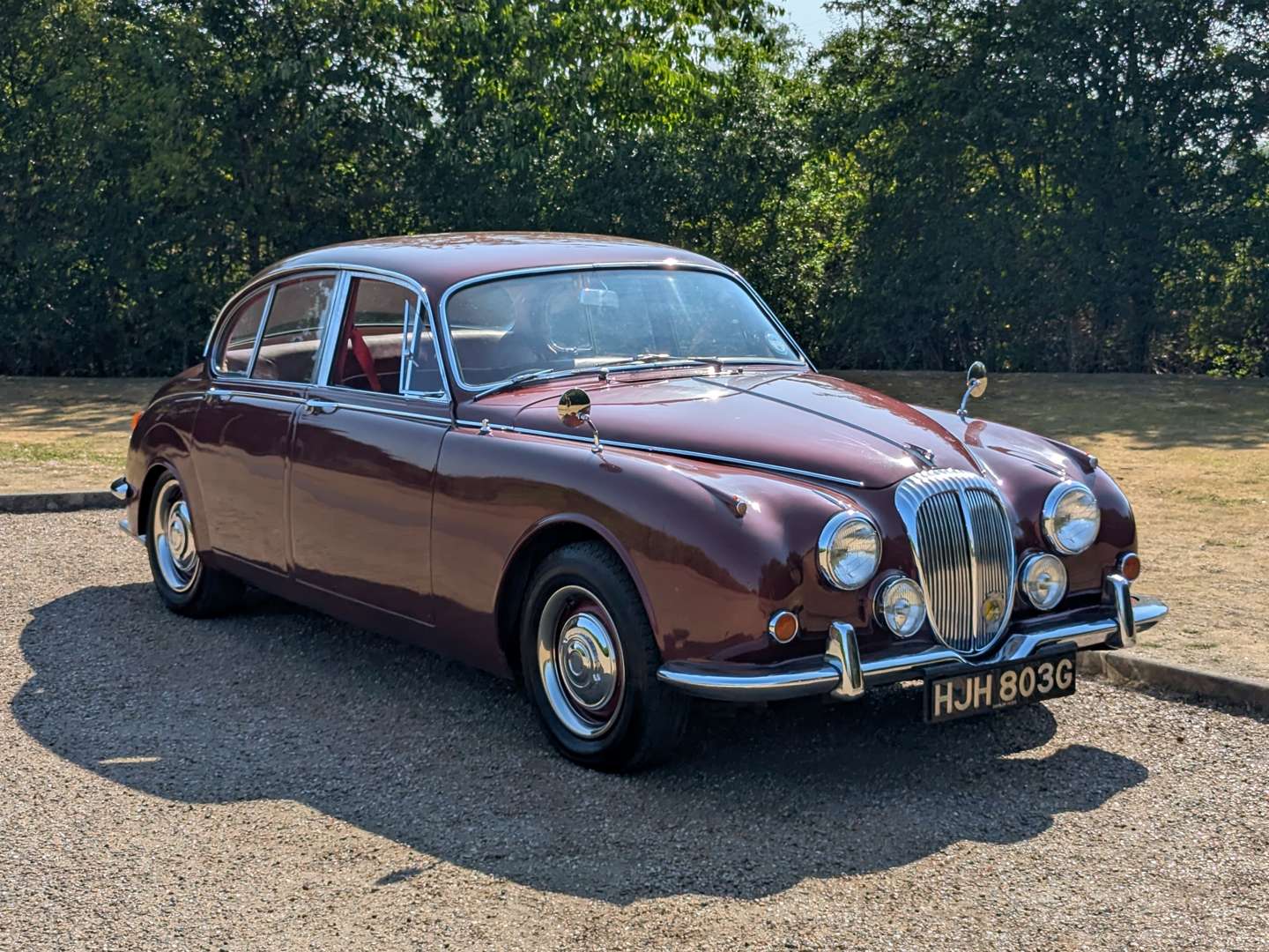1969 DAIMLER V8 250 - Image 1