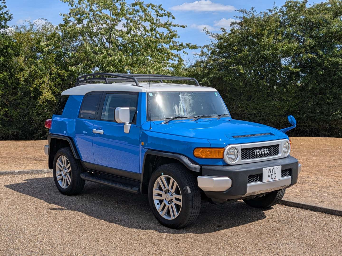 2011 TOYOTA LAND CRUISER FJ - Image 1