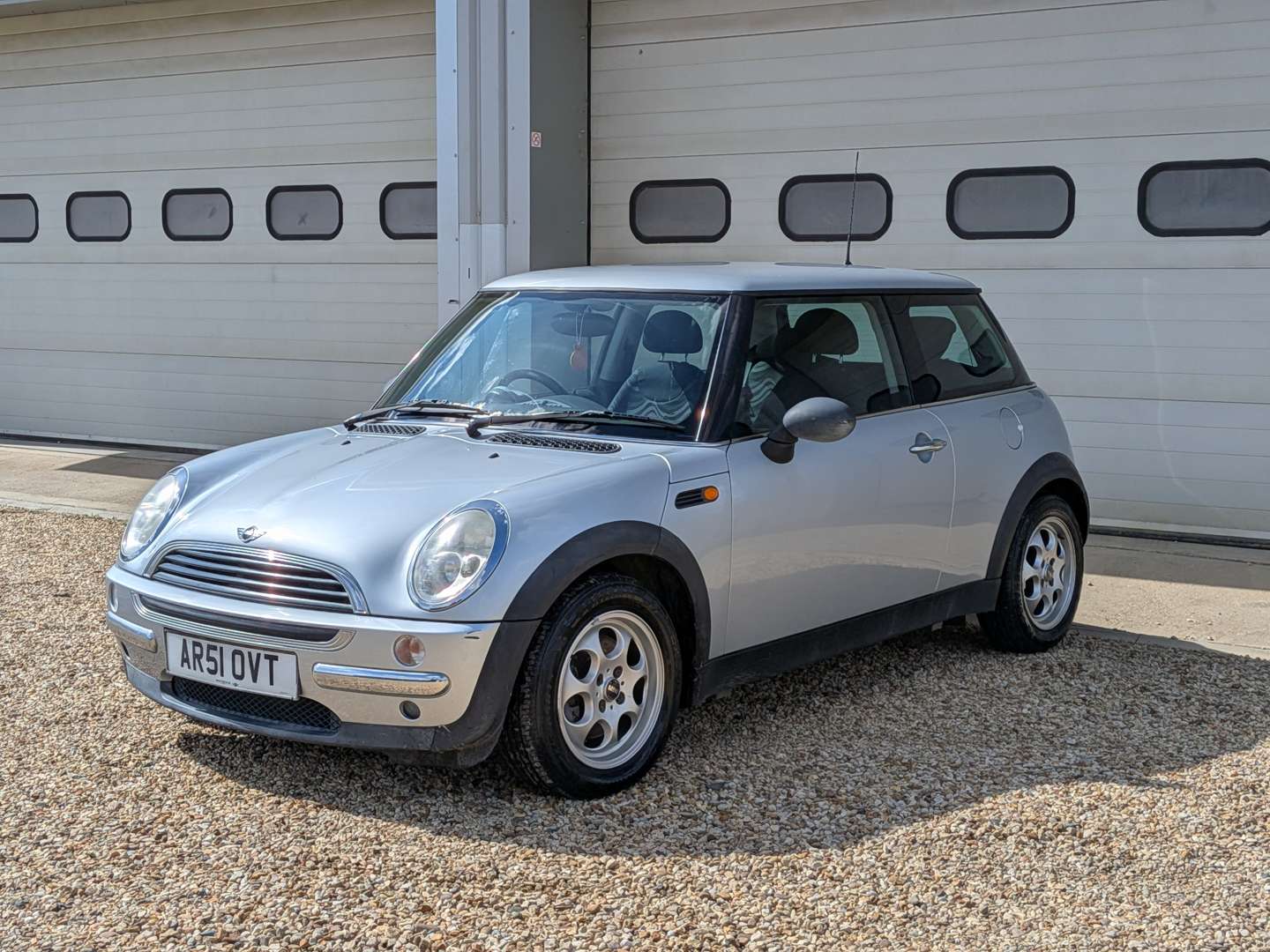 2002 MINI ONE - Image 1
