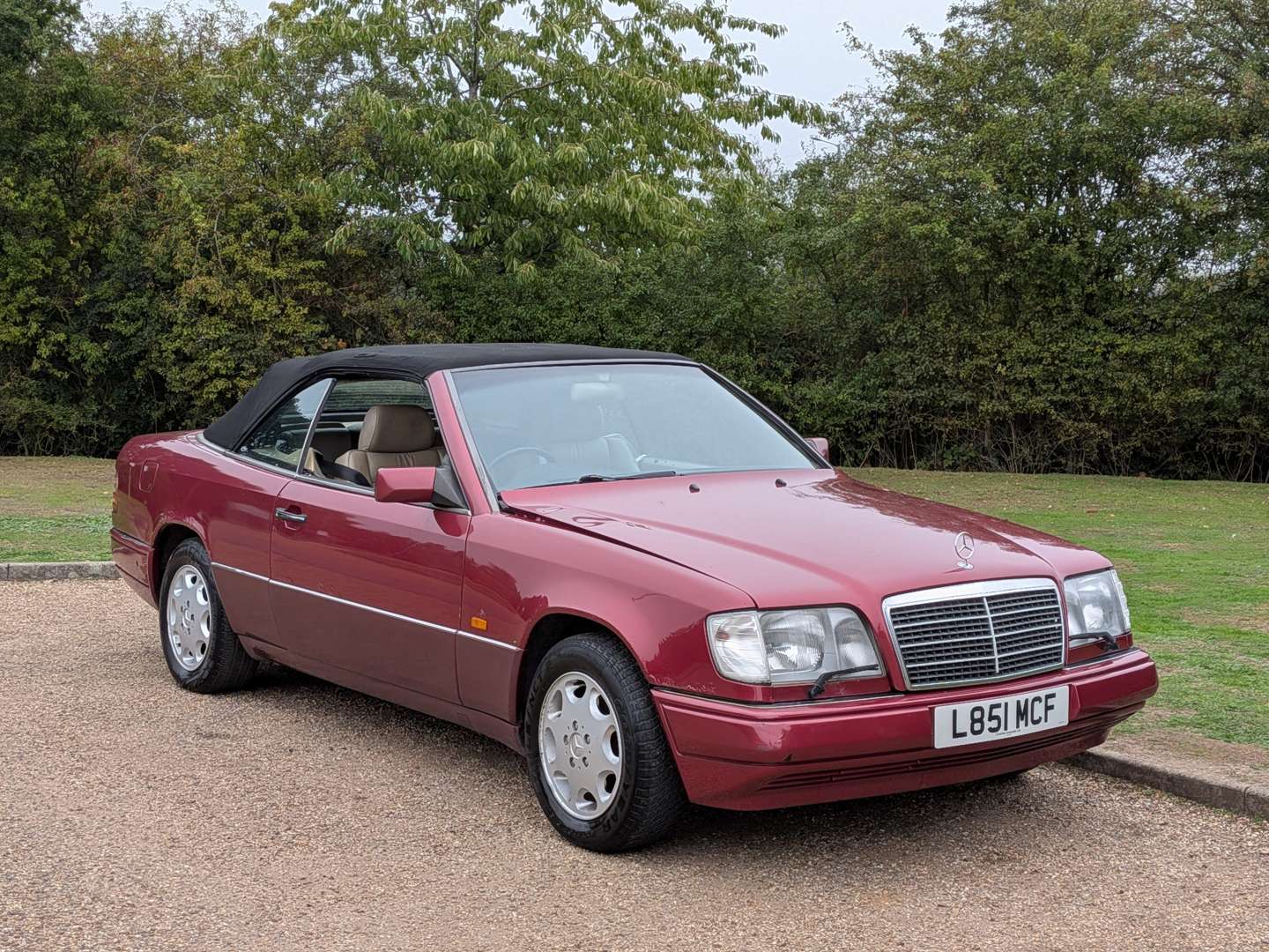 1994 MERCEDES E320 W124 AUTO - Image 1