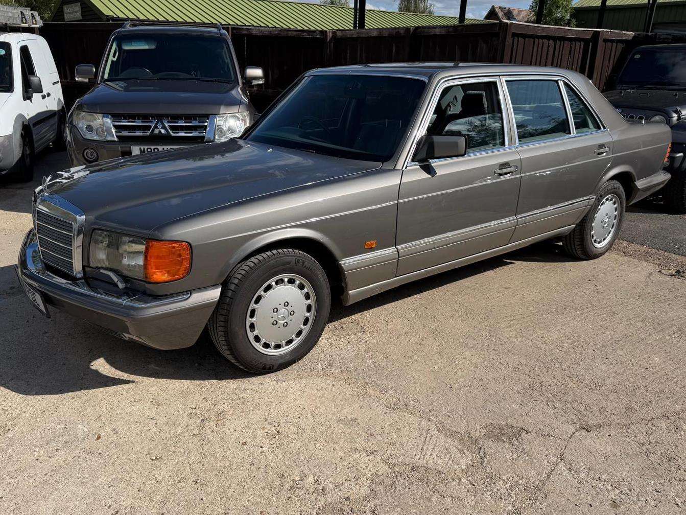 1991 MERCEDES 420SEL W126 AUTO - Image 1