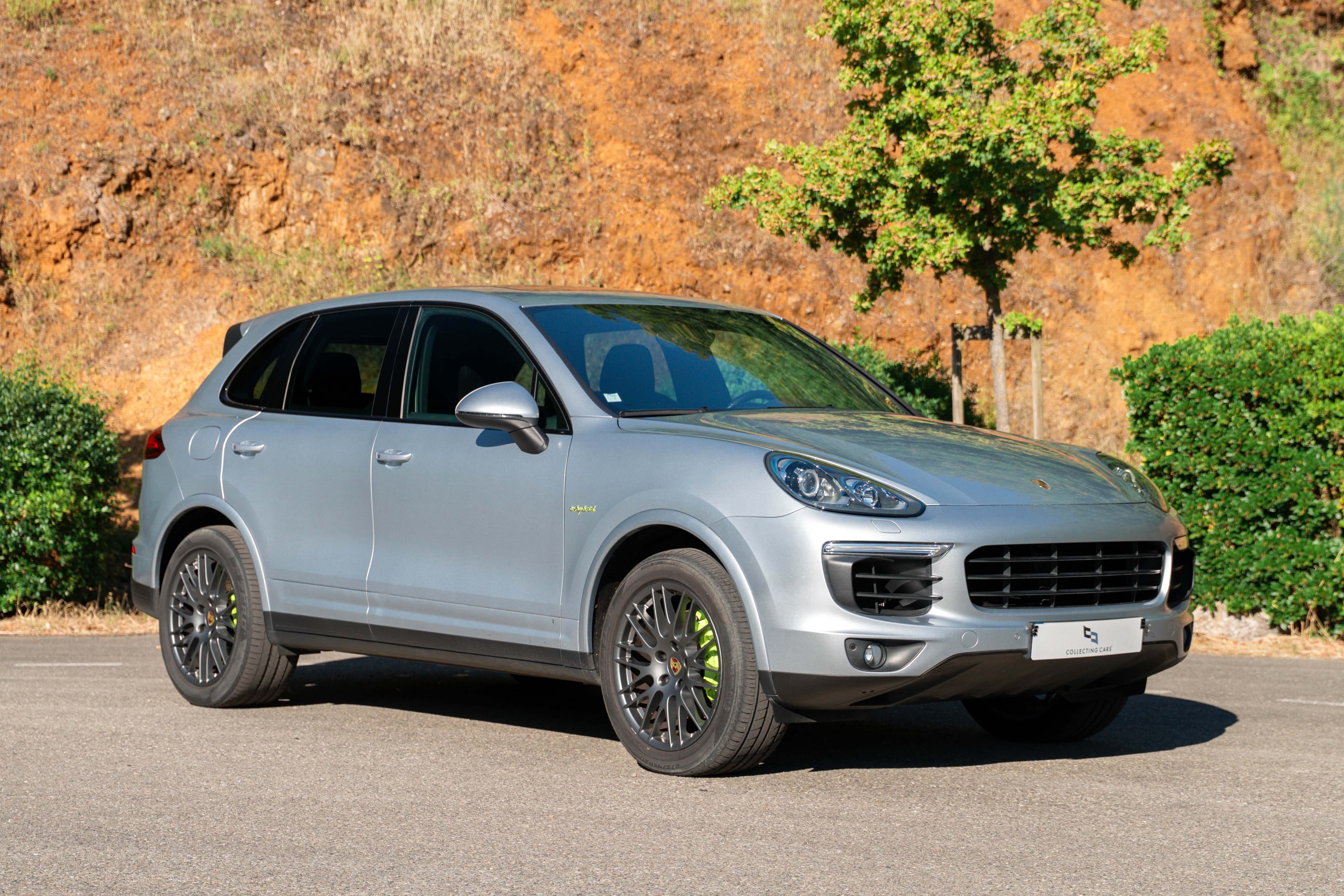 2017 Porsche Cayenne S E-Hybrid - Image 1