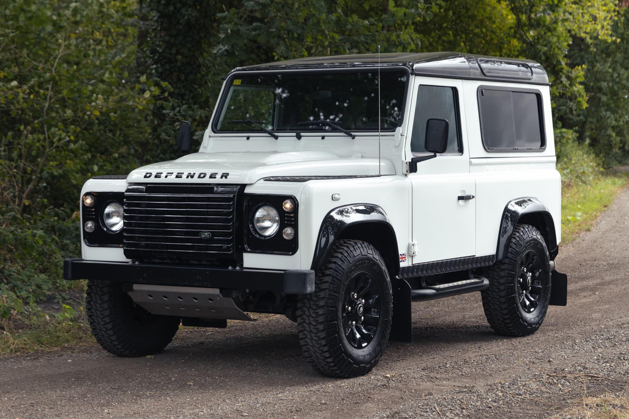 2015 Land Rover Defender 90 XS - Image 1