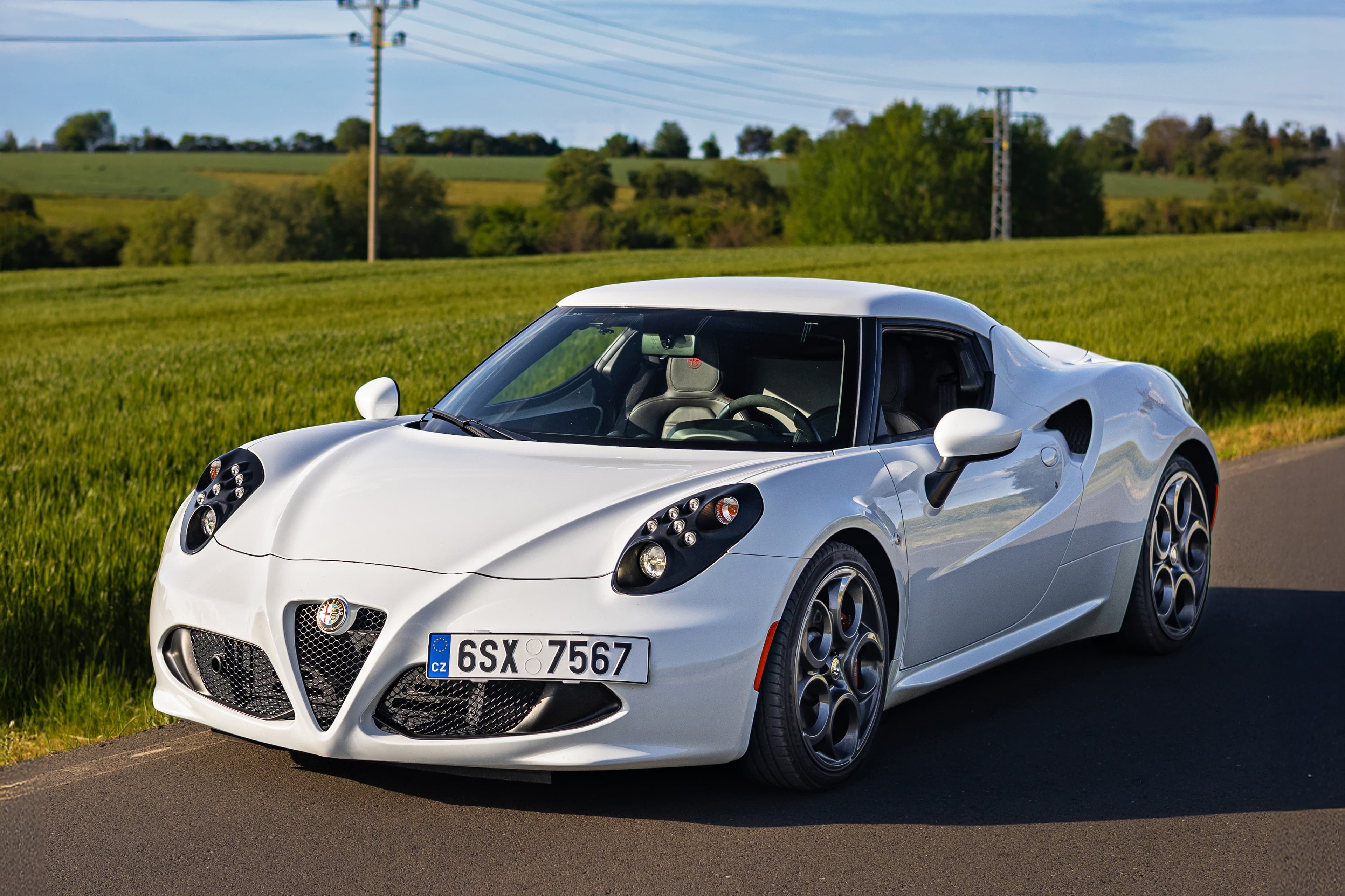 2016 Alfa Romeo 4C - Image 1