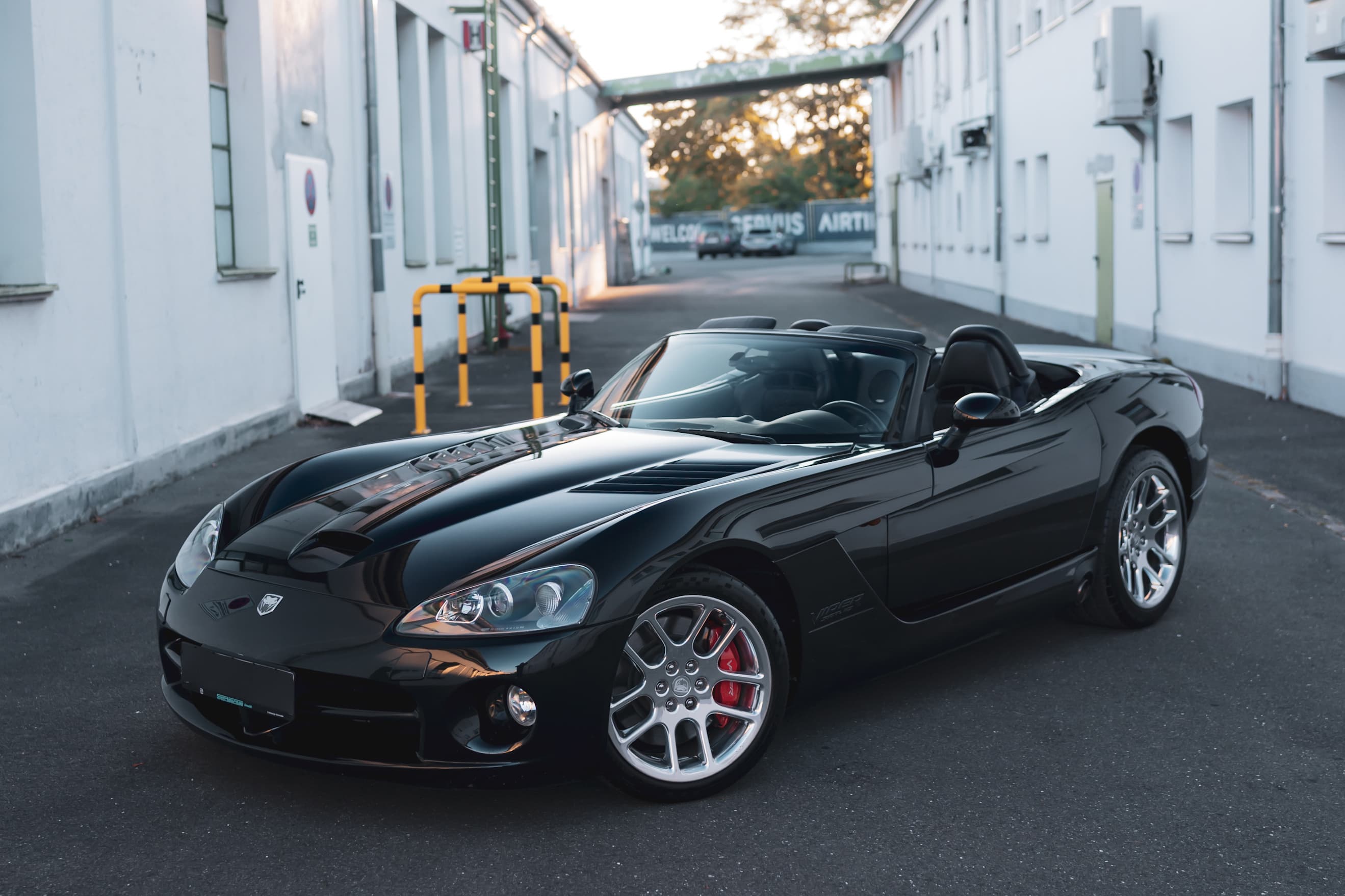 2006 Dodge Viper SRT-10 Roadster - Image 1