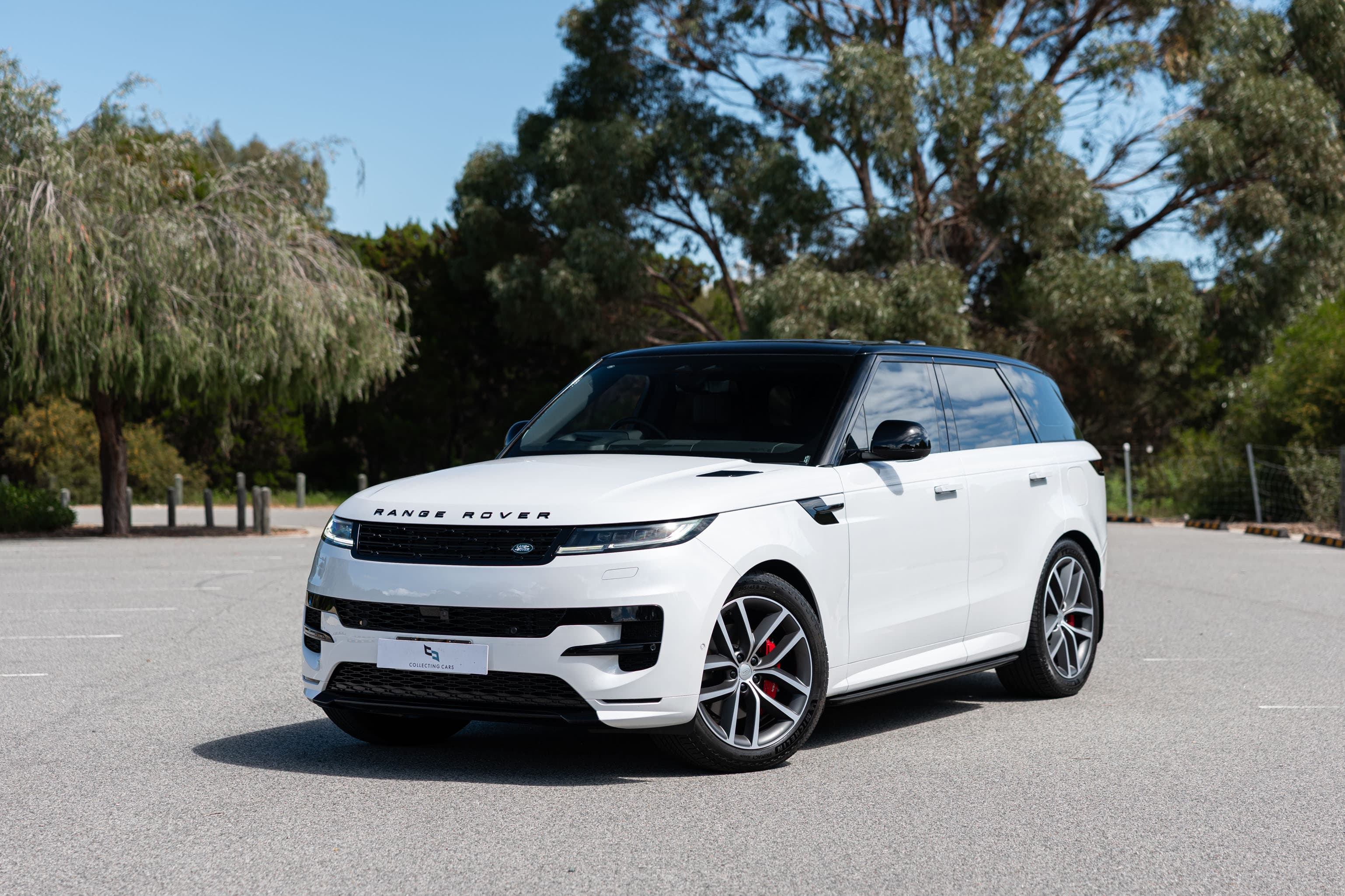 2025 Range Rover Sport P460E Dynamic HSE - Image 1