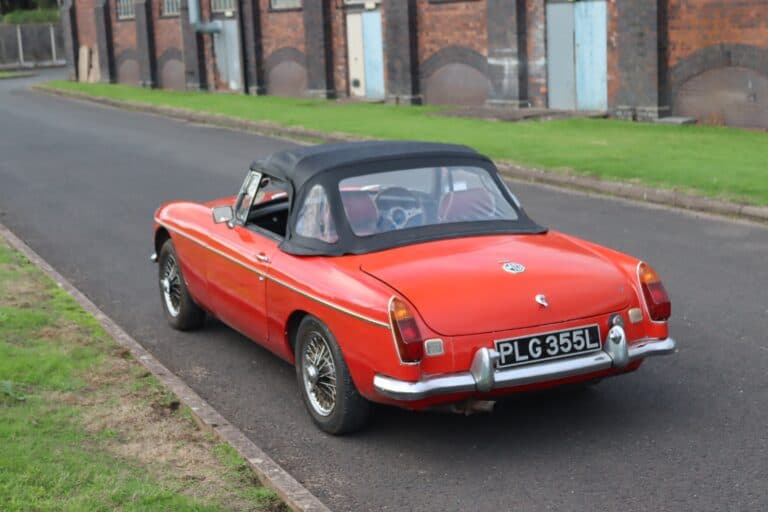 1973 MG B Roadster