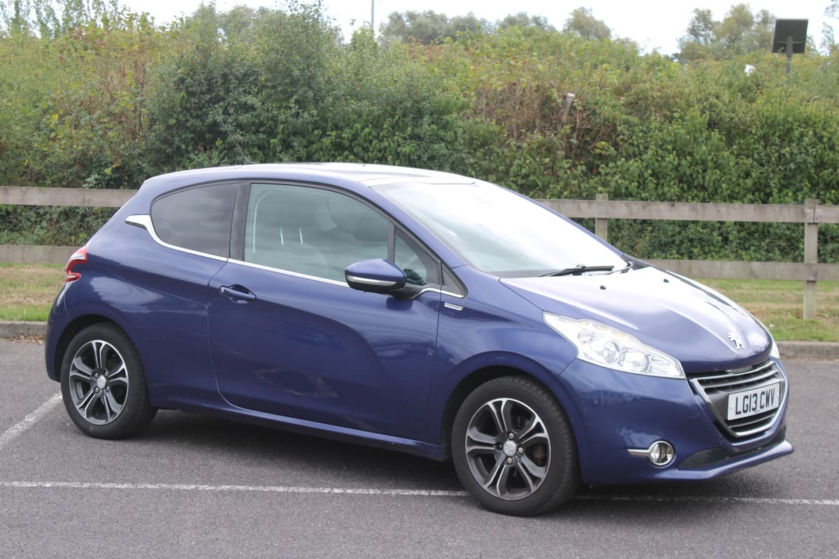 2013 Peugeot 208 Intuitive - Image 1