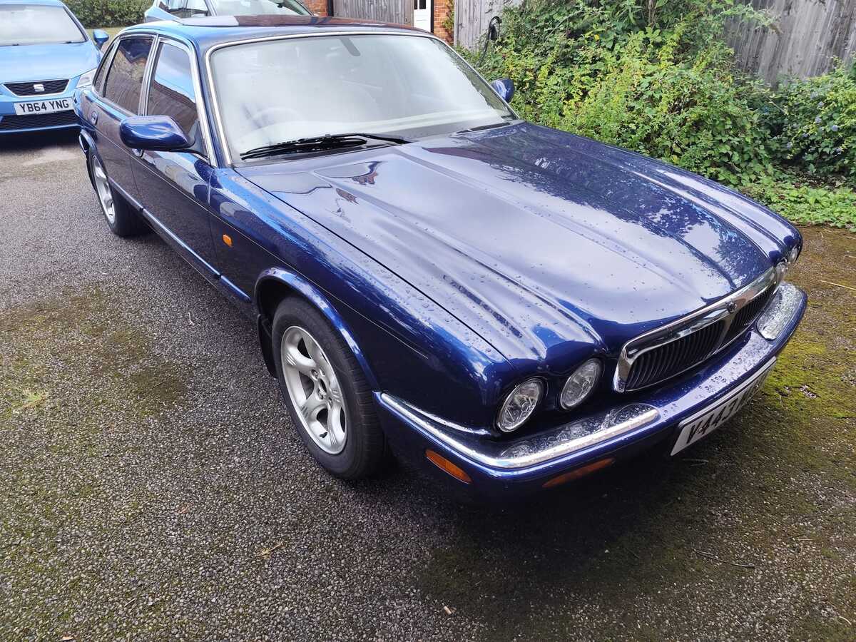 2000 Jaguar Xj8 Auto - Image 1