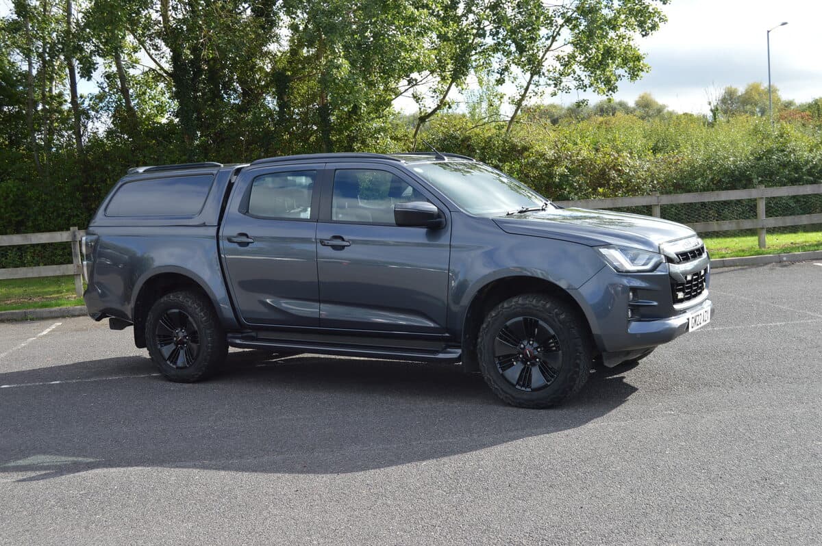 2022 Isuzu D-Max V-Cross Auto - Image 1