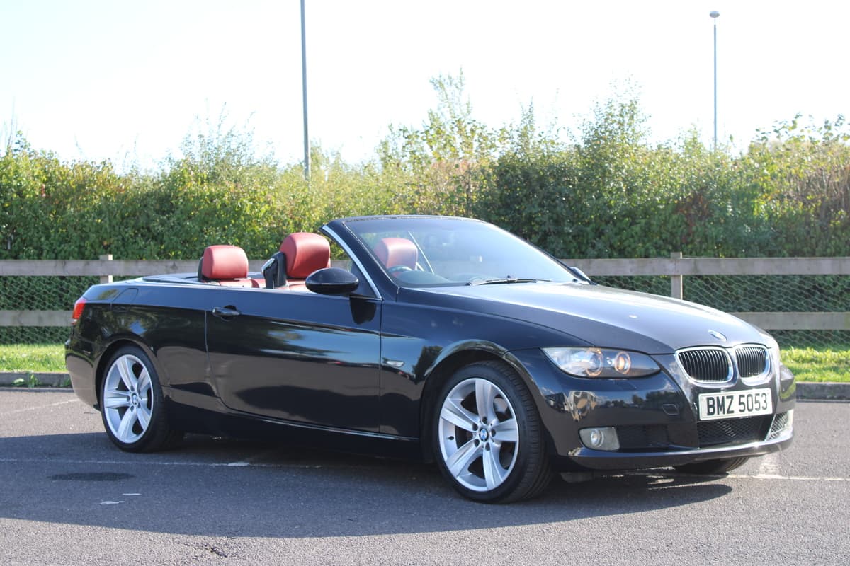 2007 BMW 320I Se Convertible - Image 1