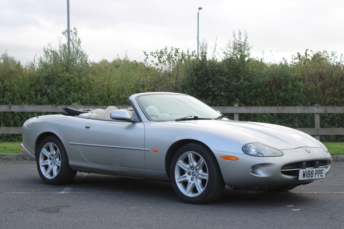 2000 Jaguar Xk8 Convertible Auto - Image 1