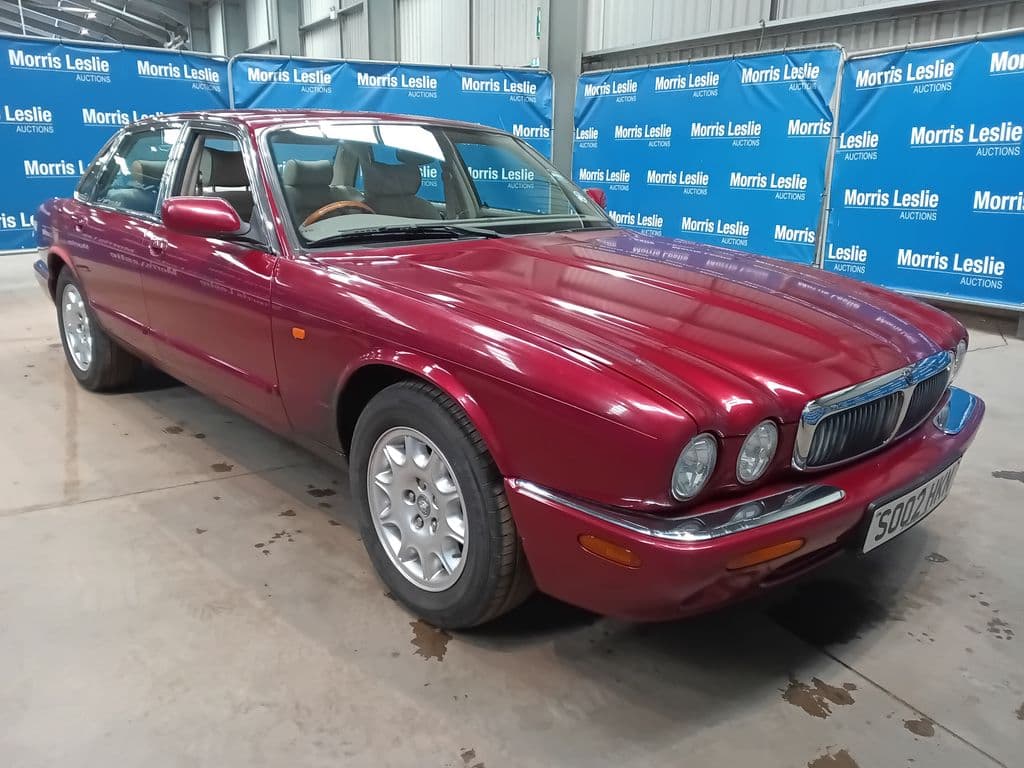 2002 Jaguar V8 XJ SRS XJ EXECUTIVE - Image 1