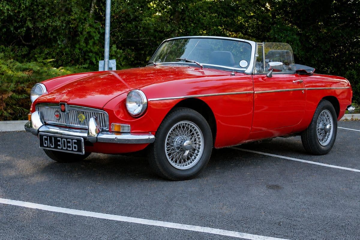 MG B ROADSTER - Image 1