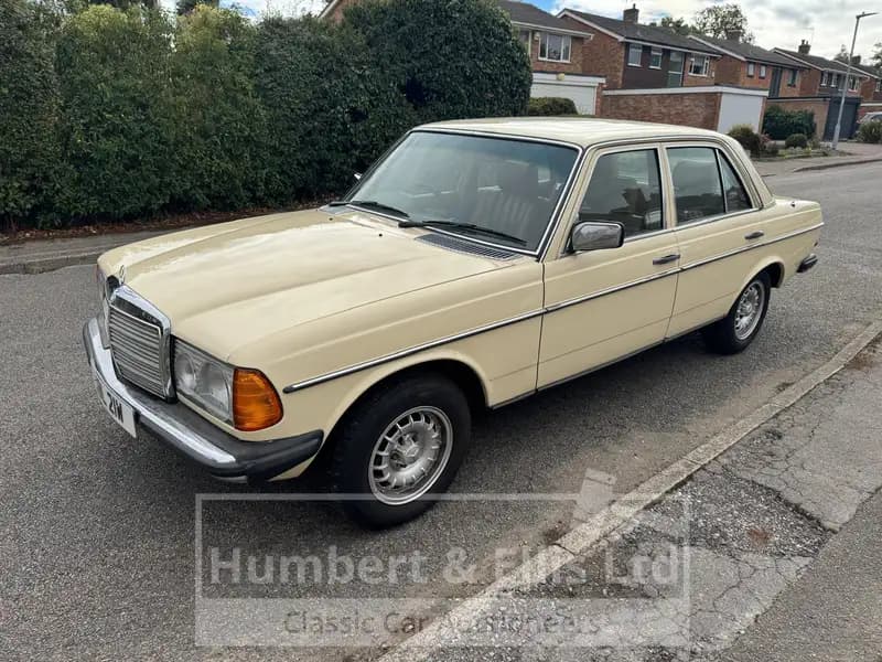1980 MERCEDES 230 E AUTOMATIC - ONE FAMILY OWNED FROM NEW - Image 1