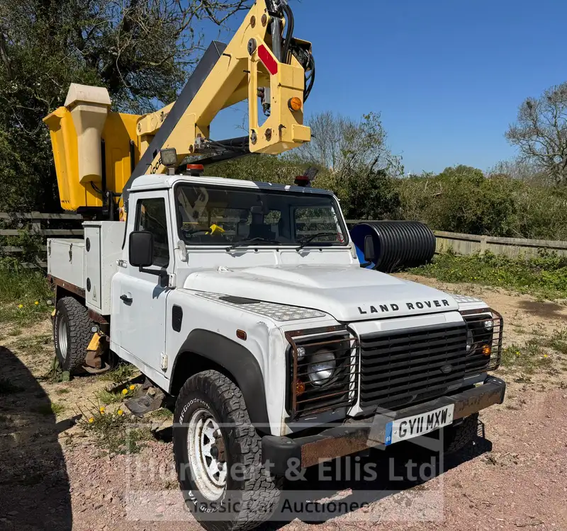2011 LANDROVER DEFENDER 130 WITH HYDRAULIC 'CHERRY PICKER' MEWP - Image 1