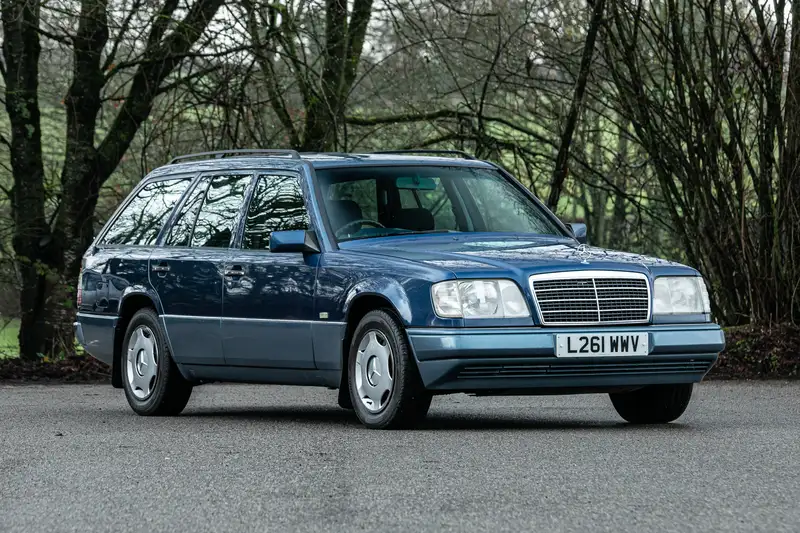 1993 Mercedes-Benz E220 Estate (S124) - Image 1