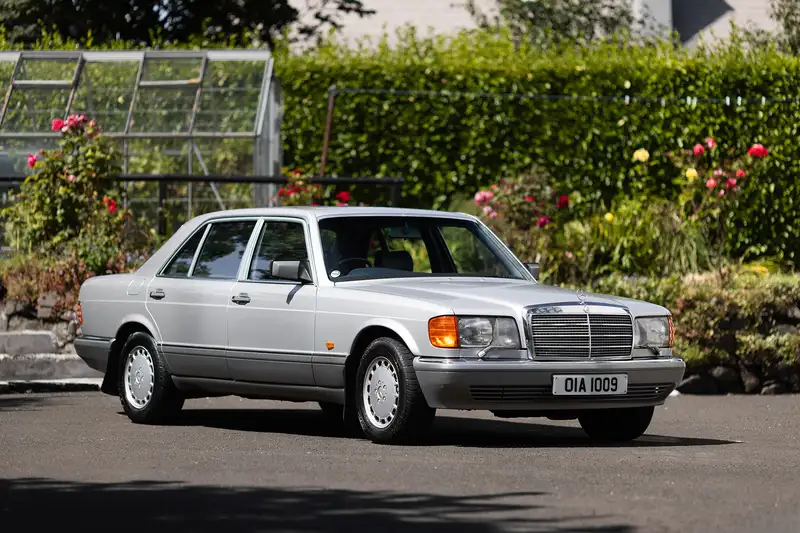 1989 Mercedes-Benz 560 SEL (W126) - Image 1