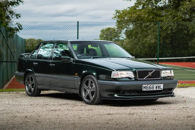 1995 Volvo 850 T-5R Saloon - Image 1