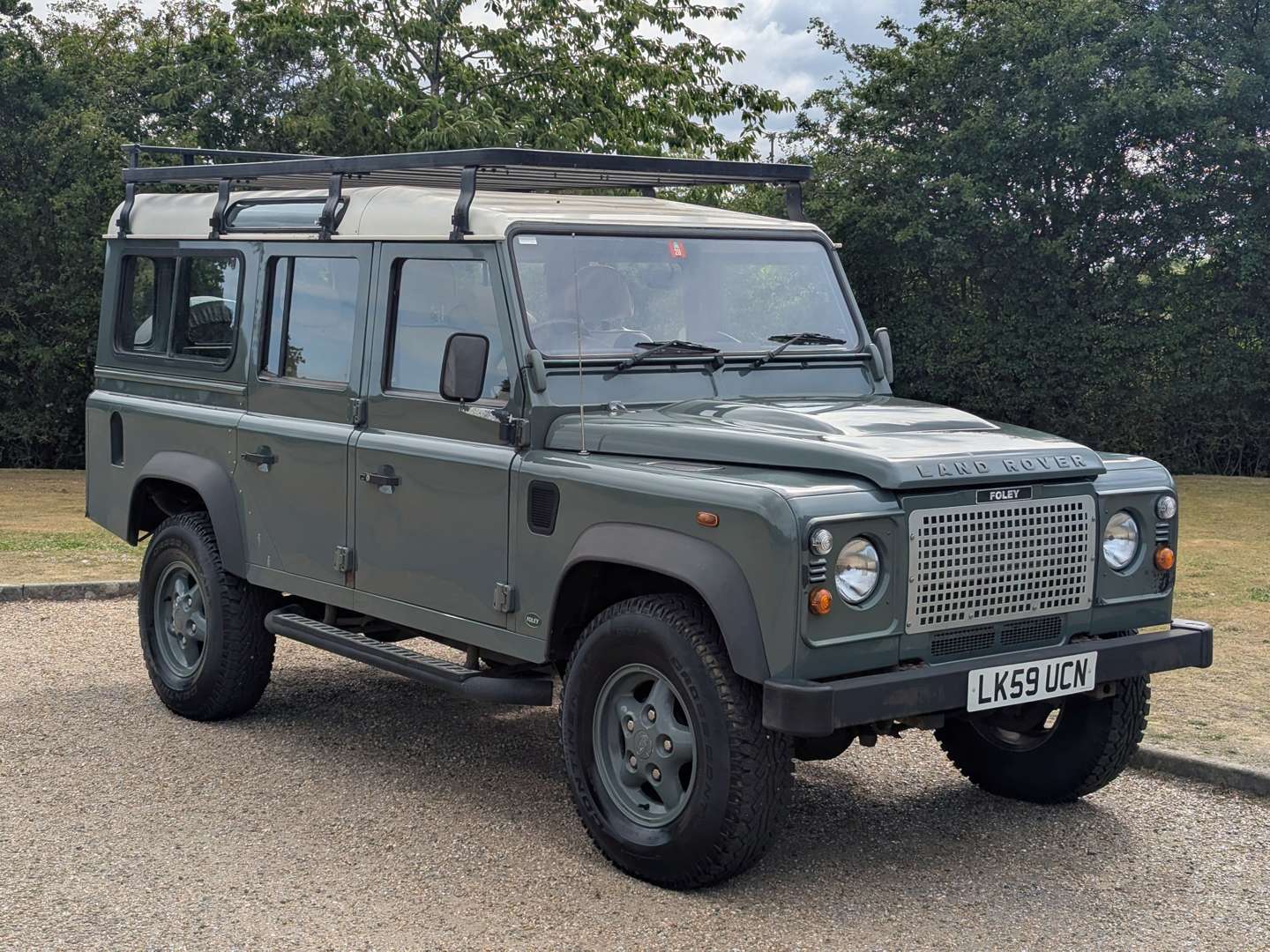2009 LAND ROVER DEFENDER 110 - Image 1