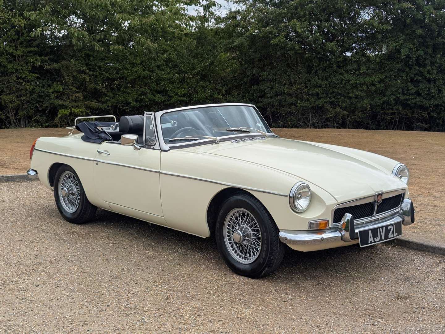 1972 MG B ROADSTER - Image 1