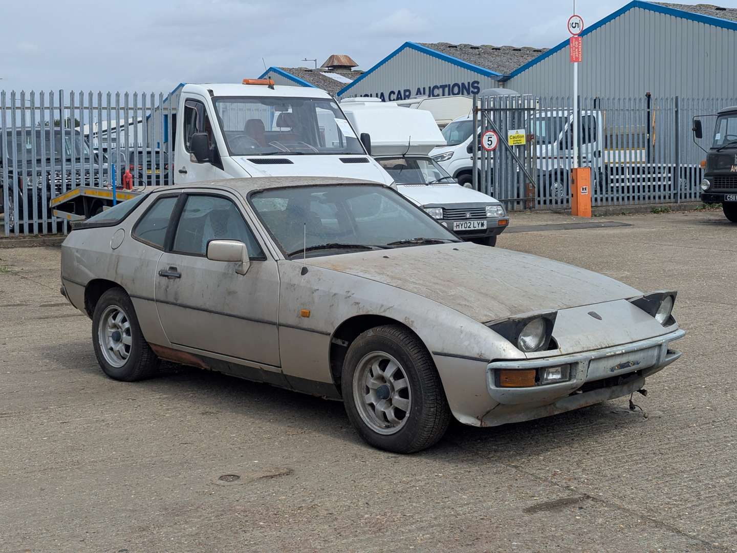 1985 PORSCHE 924 - Image 1