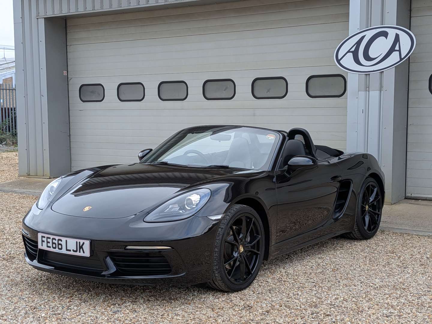 2017 PORSCHE 718 BOXSTER - Image 1