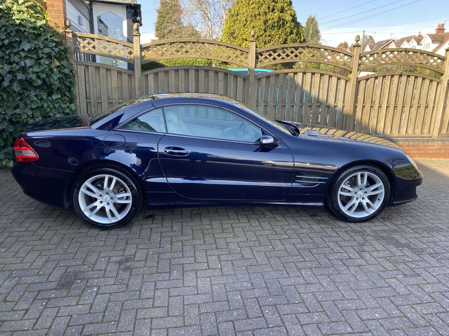 2006 MERCEDES SL350 R230 AUTO - Image 1