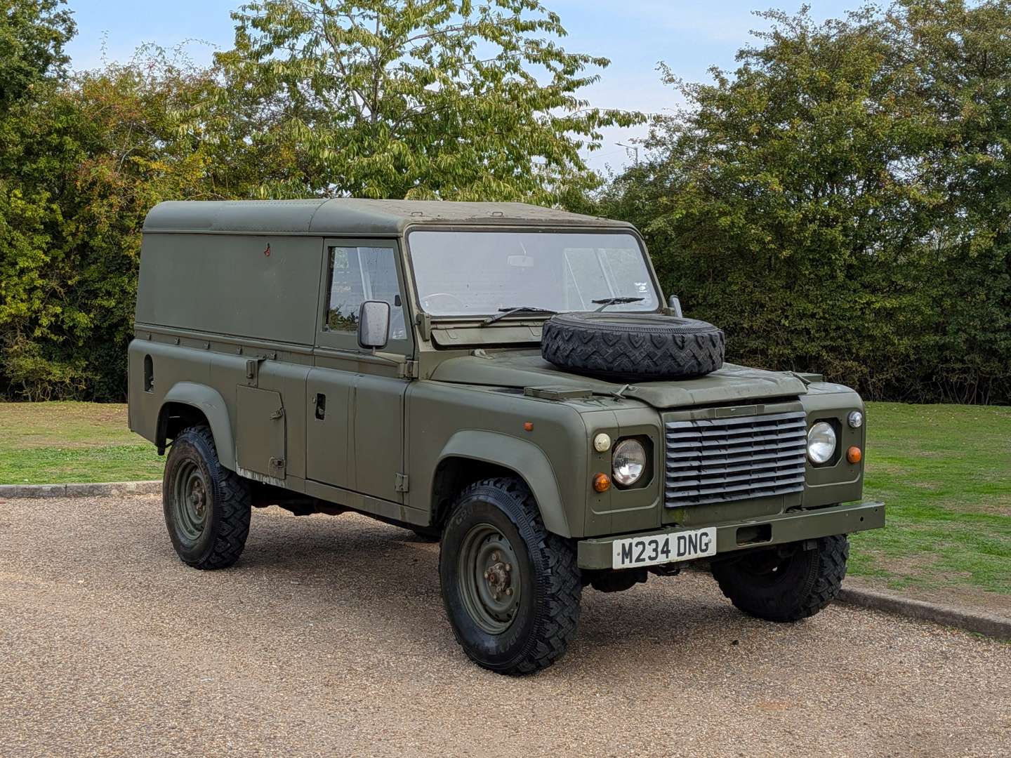 1995 LAND ROVER DEFENDER 110 - Image 1