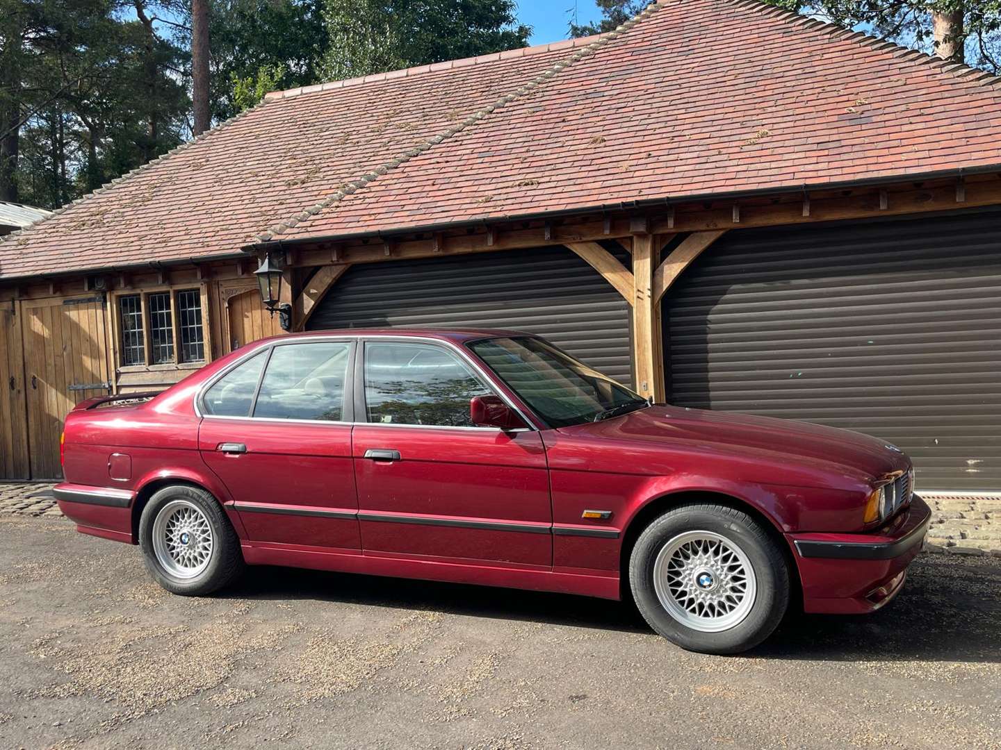 1990 BMW 525 I SE AUTO - Image 1