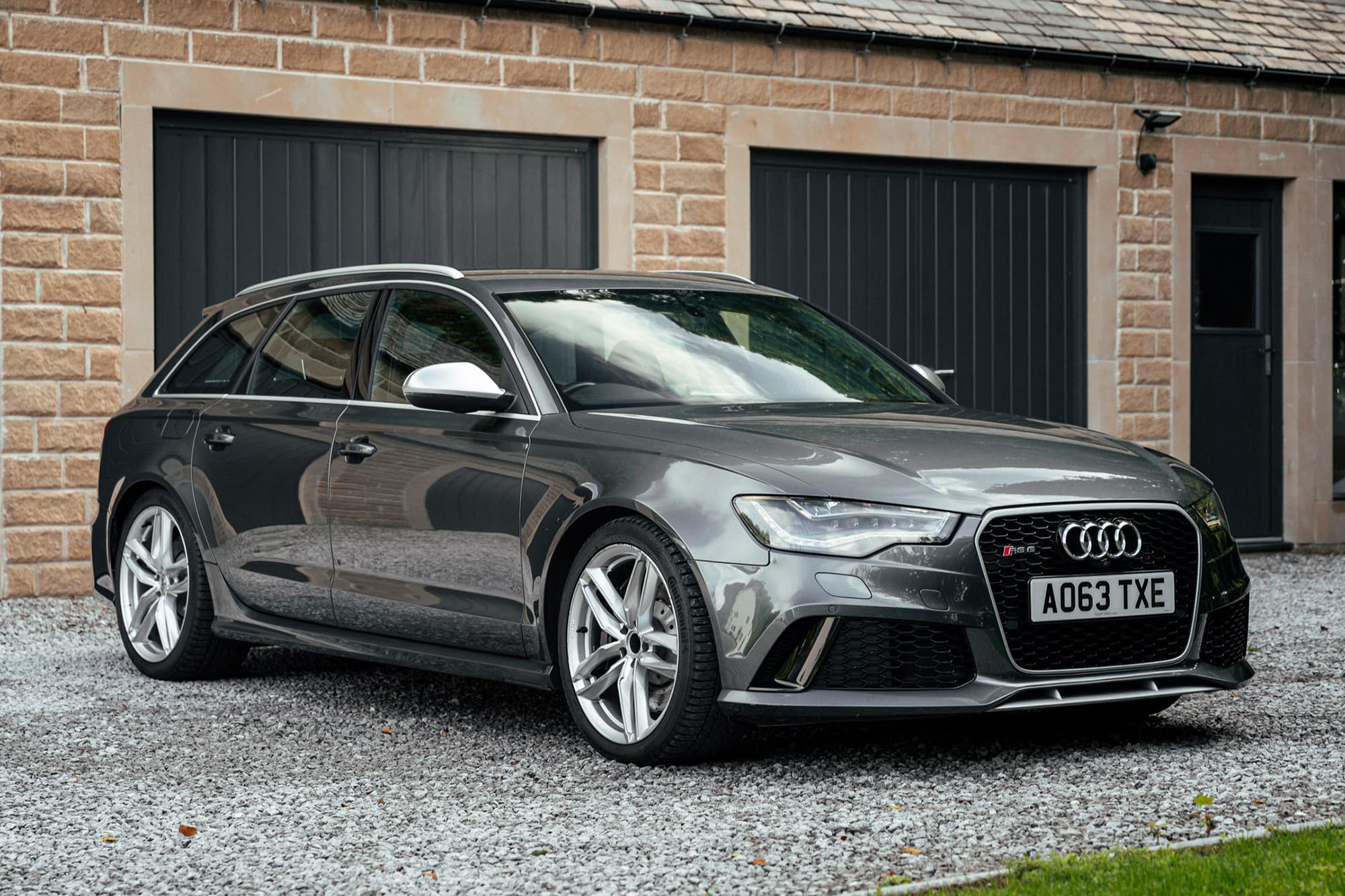 2014 Audi (C7) RS6 Avant - Image 1