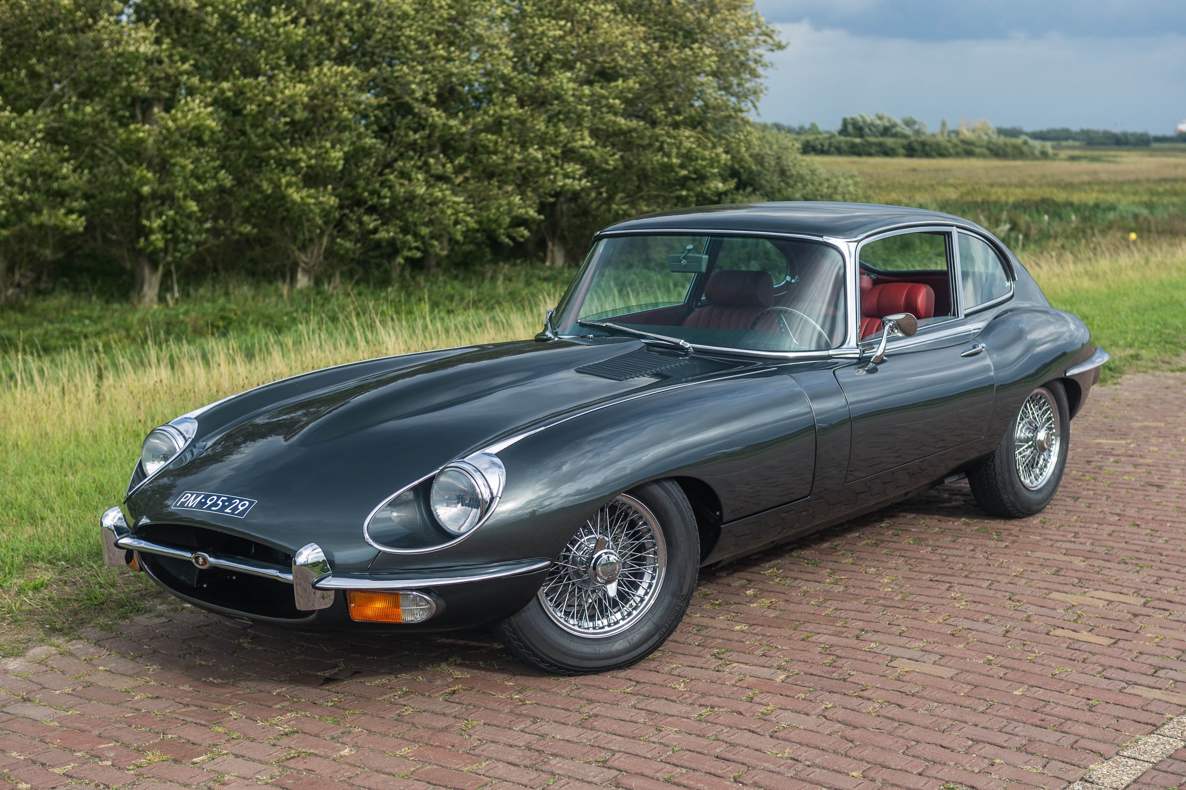 1970 Jaguar E-Type Series 2 4.2 2+2 FHC - Image 1