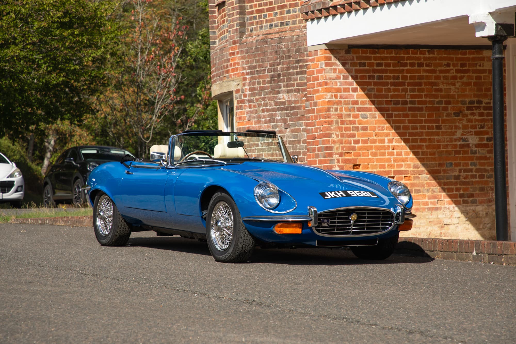 1971 Jaguar E-Type Series 3 V12 Roadster - Image 1