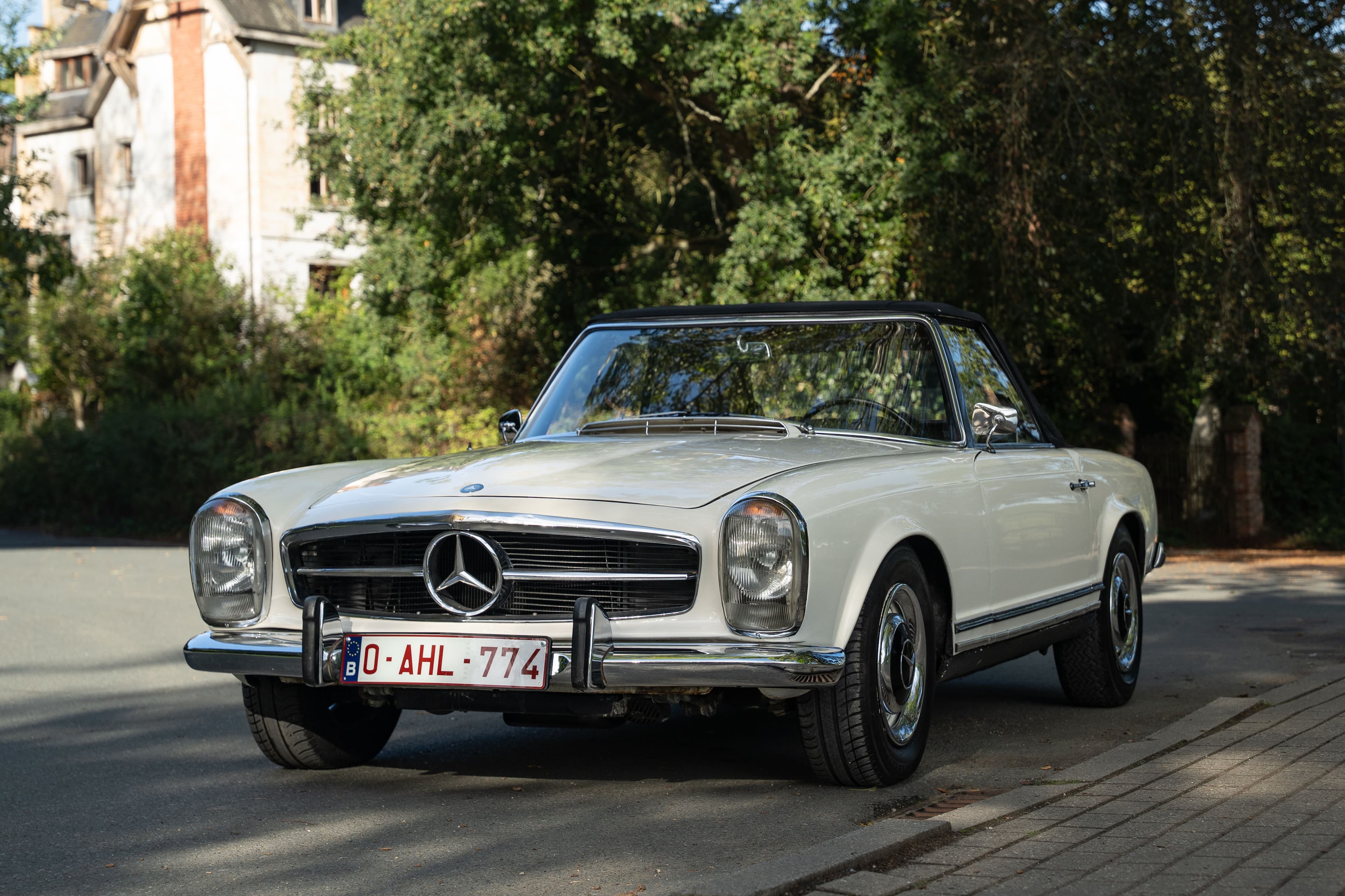 1964 Mercedes-Benz 230 SL Pagoda - Image 1