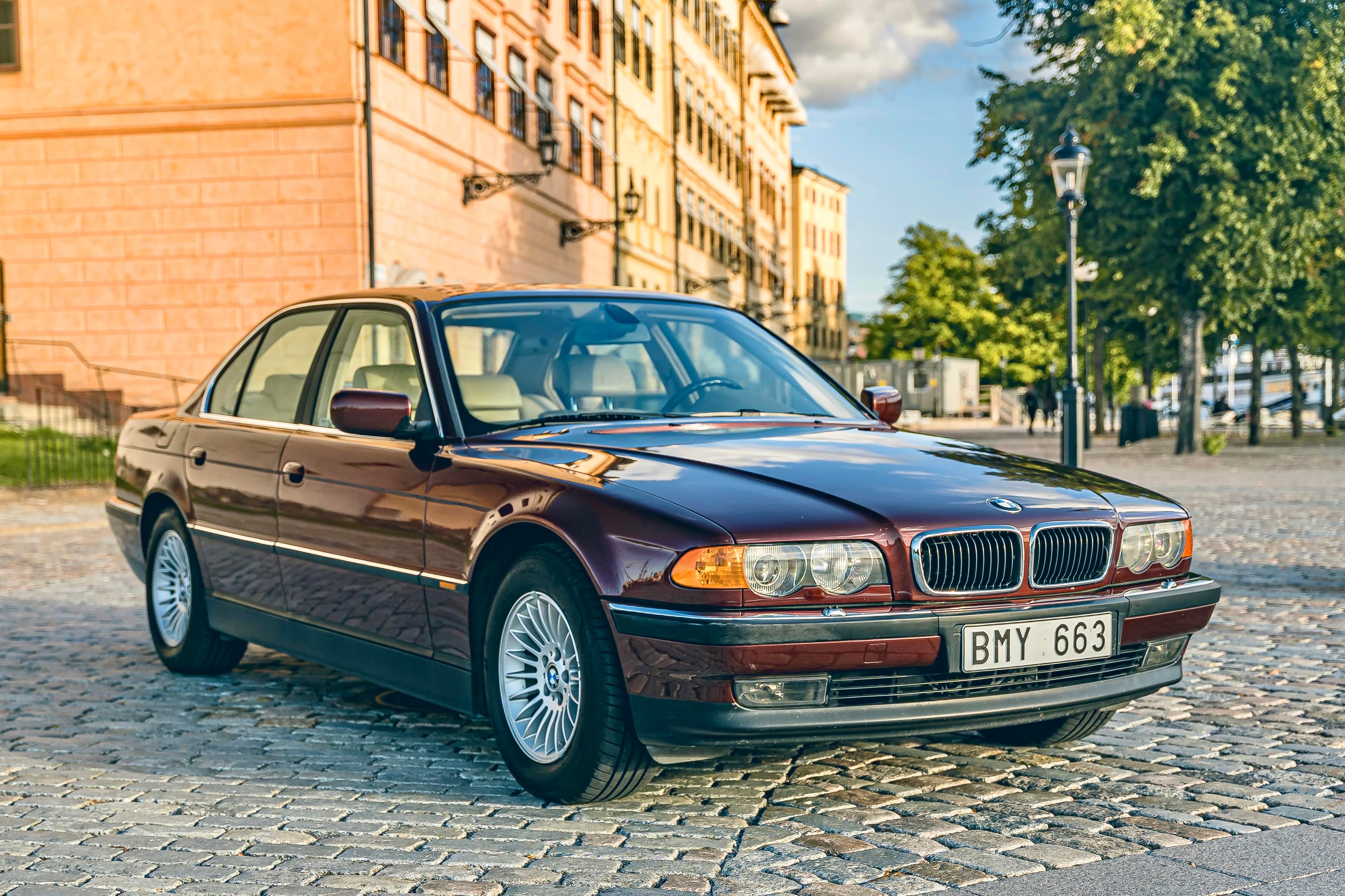 1999 BMW (E38) 740i - Image 1