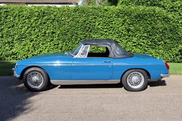 1973 MG B Roadster - Image 1