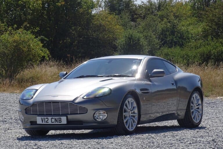 2002 Aston Martin Vanquish - Image 1