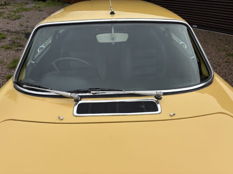 1972 Volvo P1800 ES - Image 1