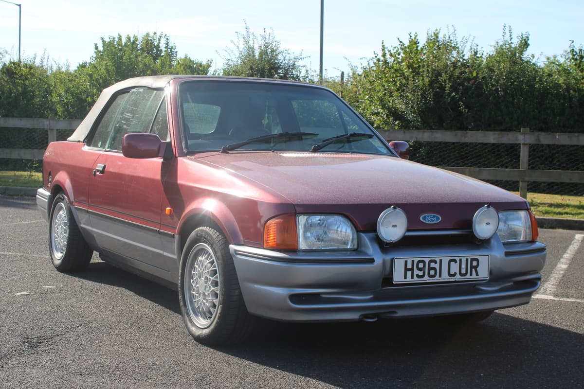 1990 Ford Escort Xr3I Convertible - Image 1