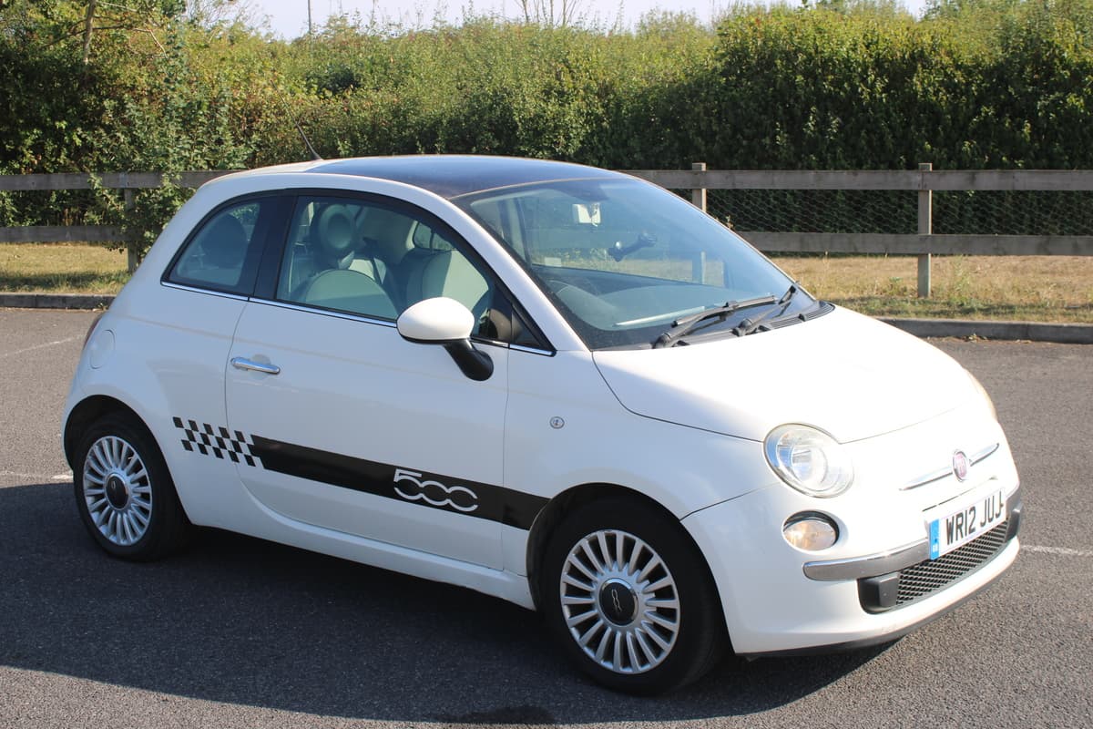 2012 Fiat 500 Lounge - Image 1