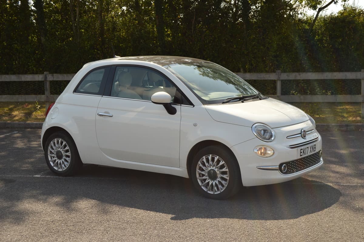 2017 Fiat 500 Lounge - Image 1