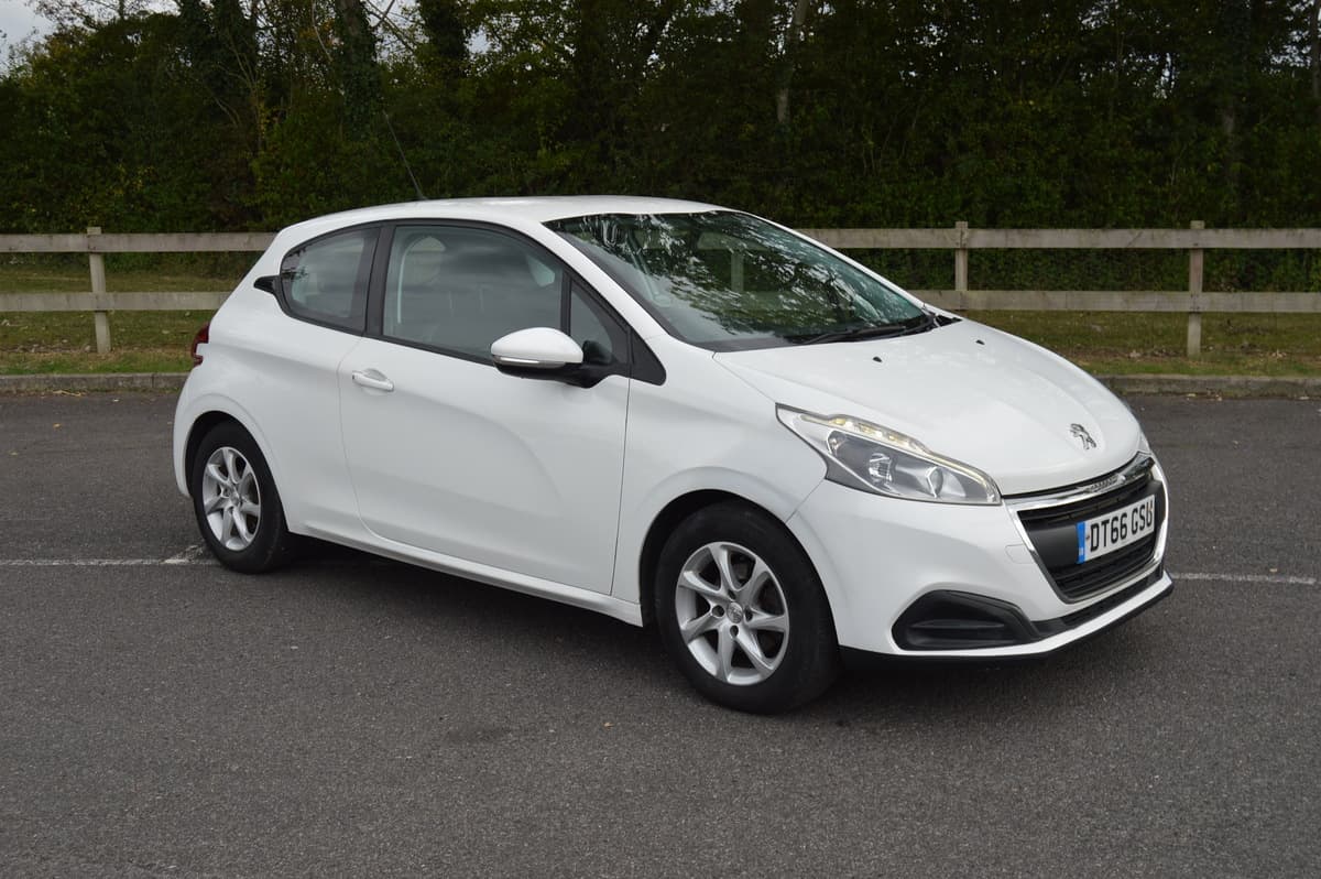 2017 Peugeot 208 Active - Image 1