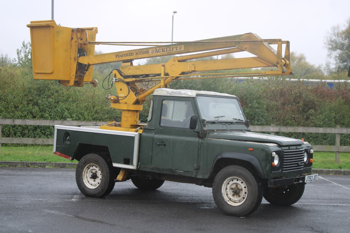 1992 Land Rover 110 Defender Turbo Cherry Picker - Image 1